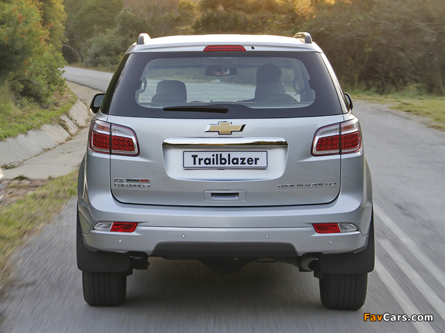 Pictures of Chevrolet TrailBlazer ZA-spec 2012 (640 x 480)