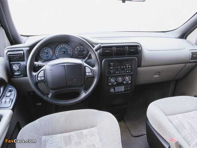 Chevrolet Trans Sport 1997–2005 images (640 x 480)