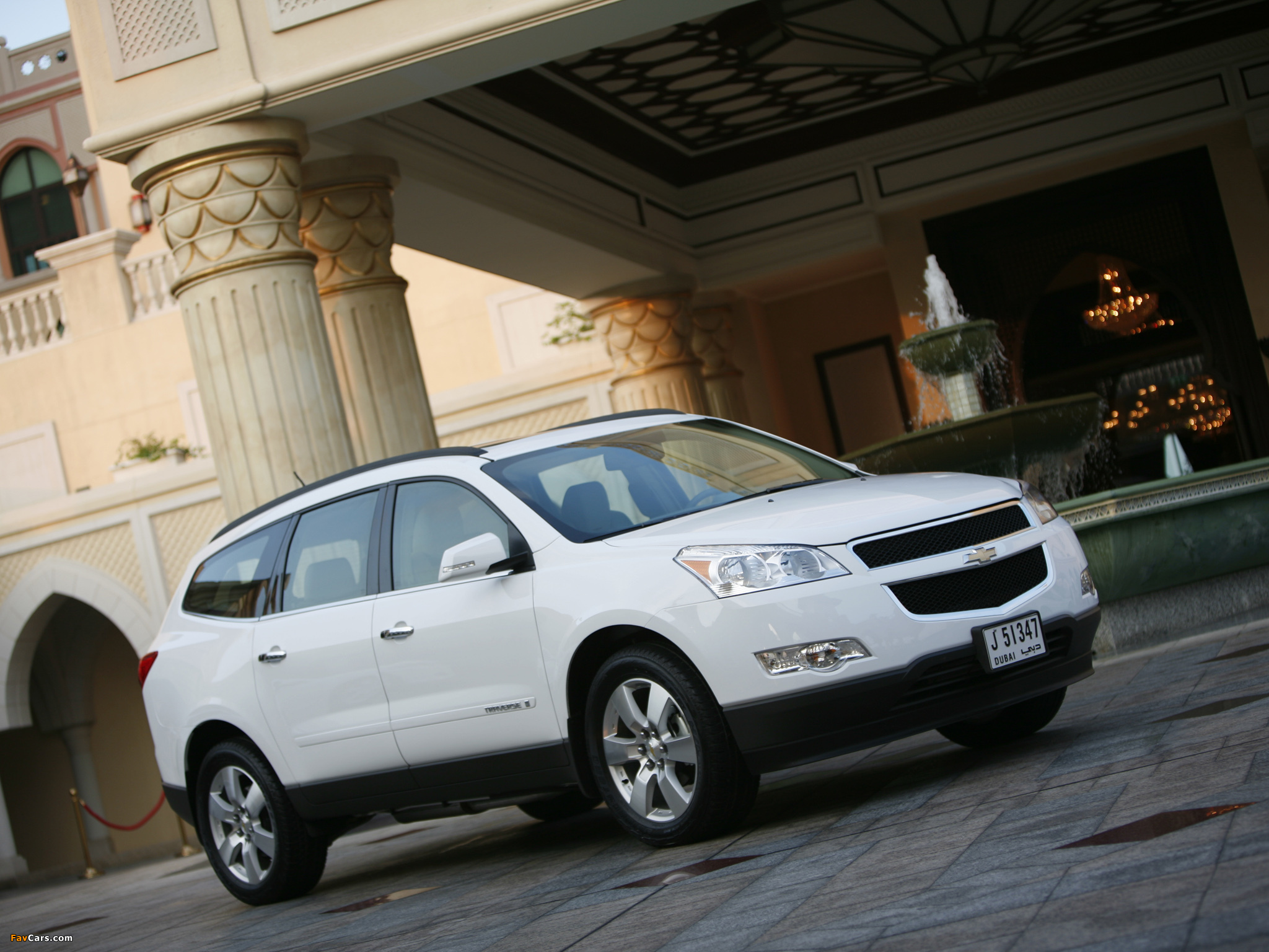 Chevrolet Traverse LT 2008–12 wallpapers (2048 x 1536)