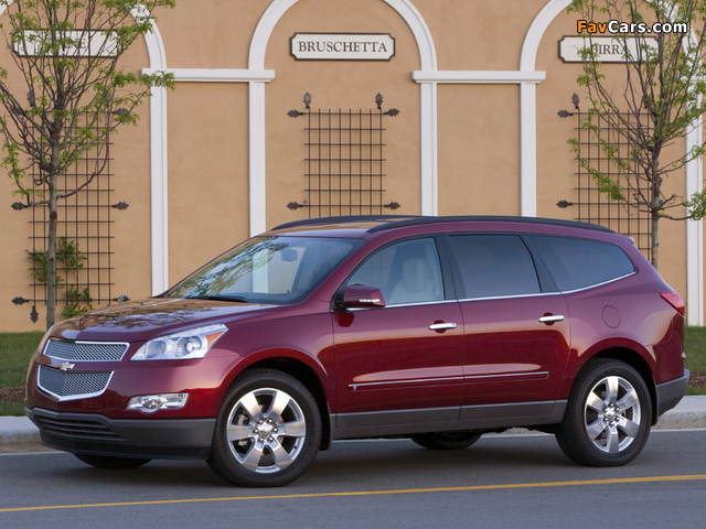 Chevrolet Traverse LTZ 2008–12 wallpapers (640 x 480)