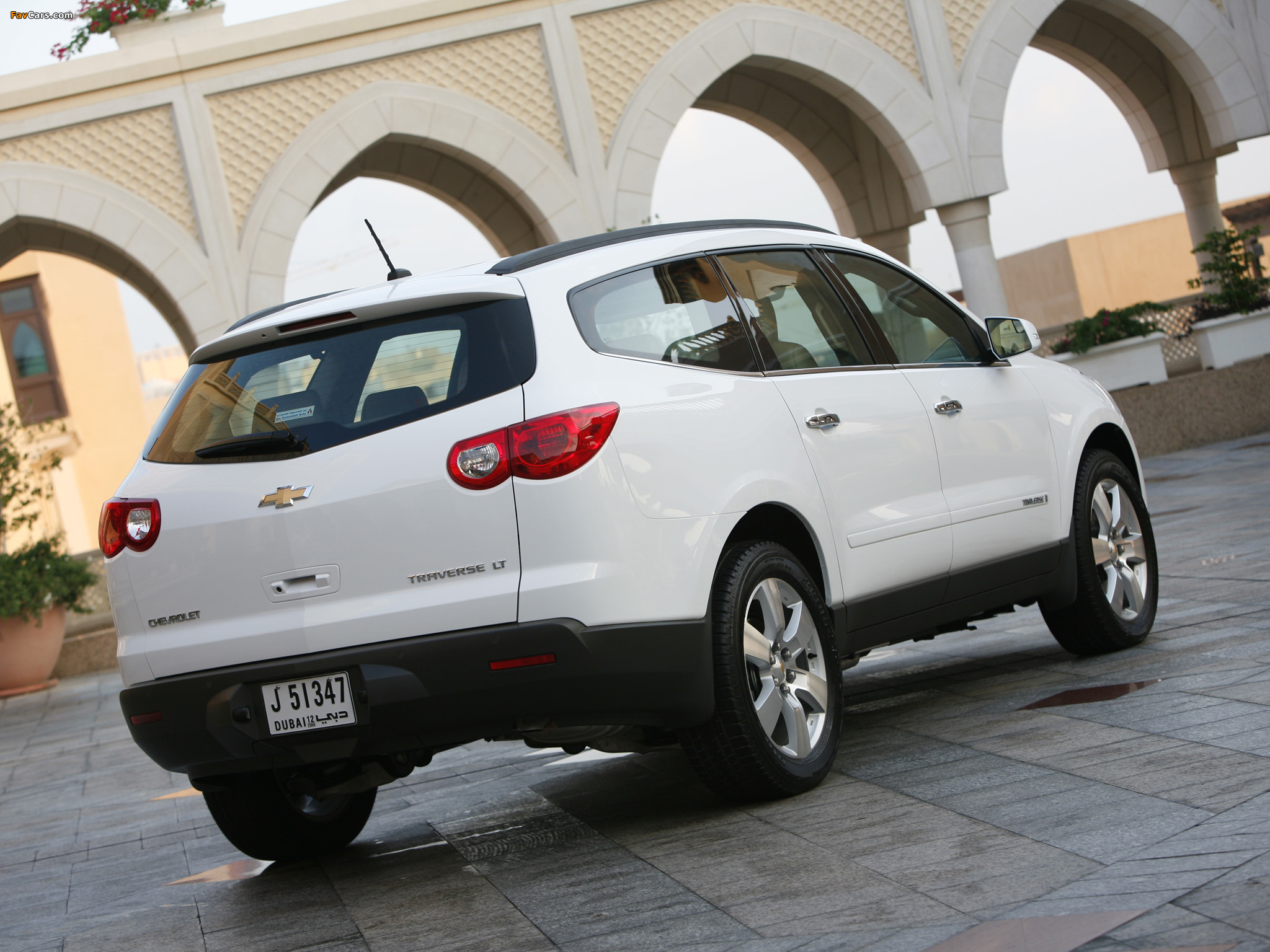 Pictures of Chevrolet Traverse LT 2008–12 (2048 x 1536)