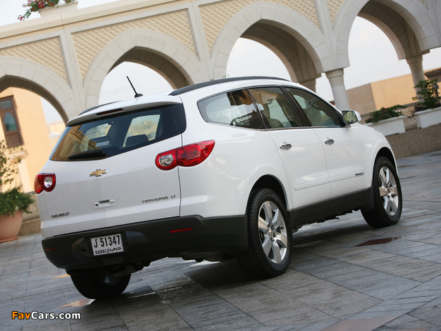 Pictures of Chevrolet Traverse LT 2008–12 (640 x 480)