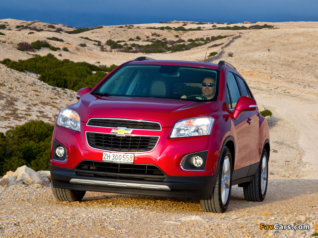 Chevrolet Trax 2012 images (640 x 480)