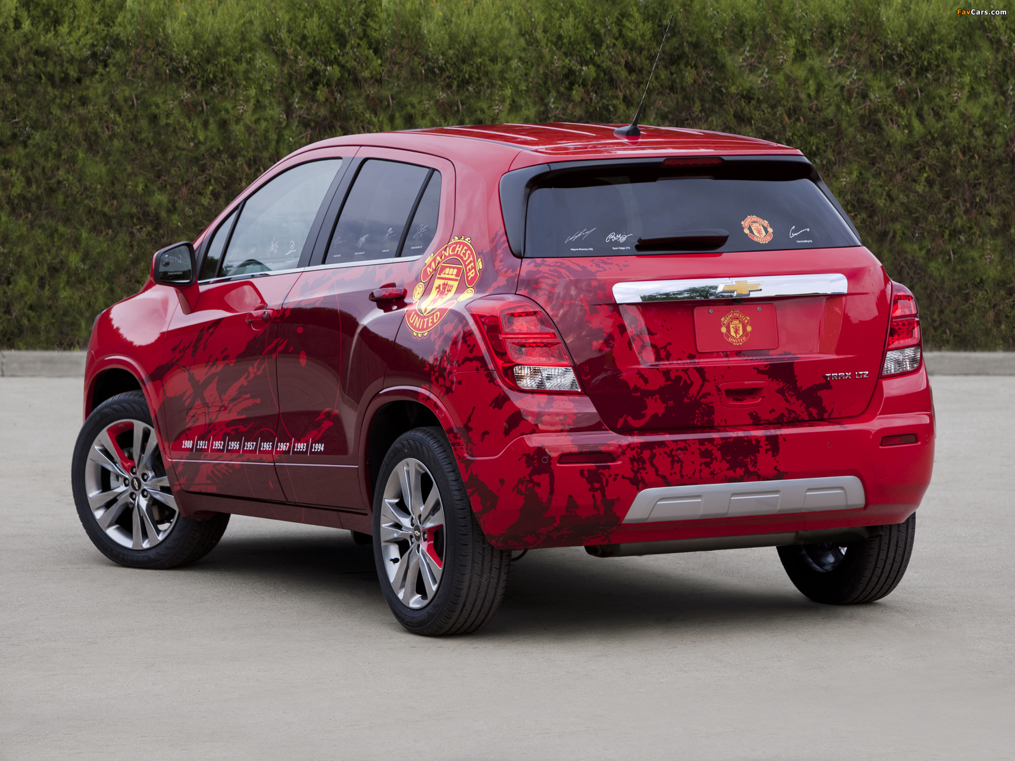 Chevrolet Trax Manchester United 2012 pictures (2048 x 1536)