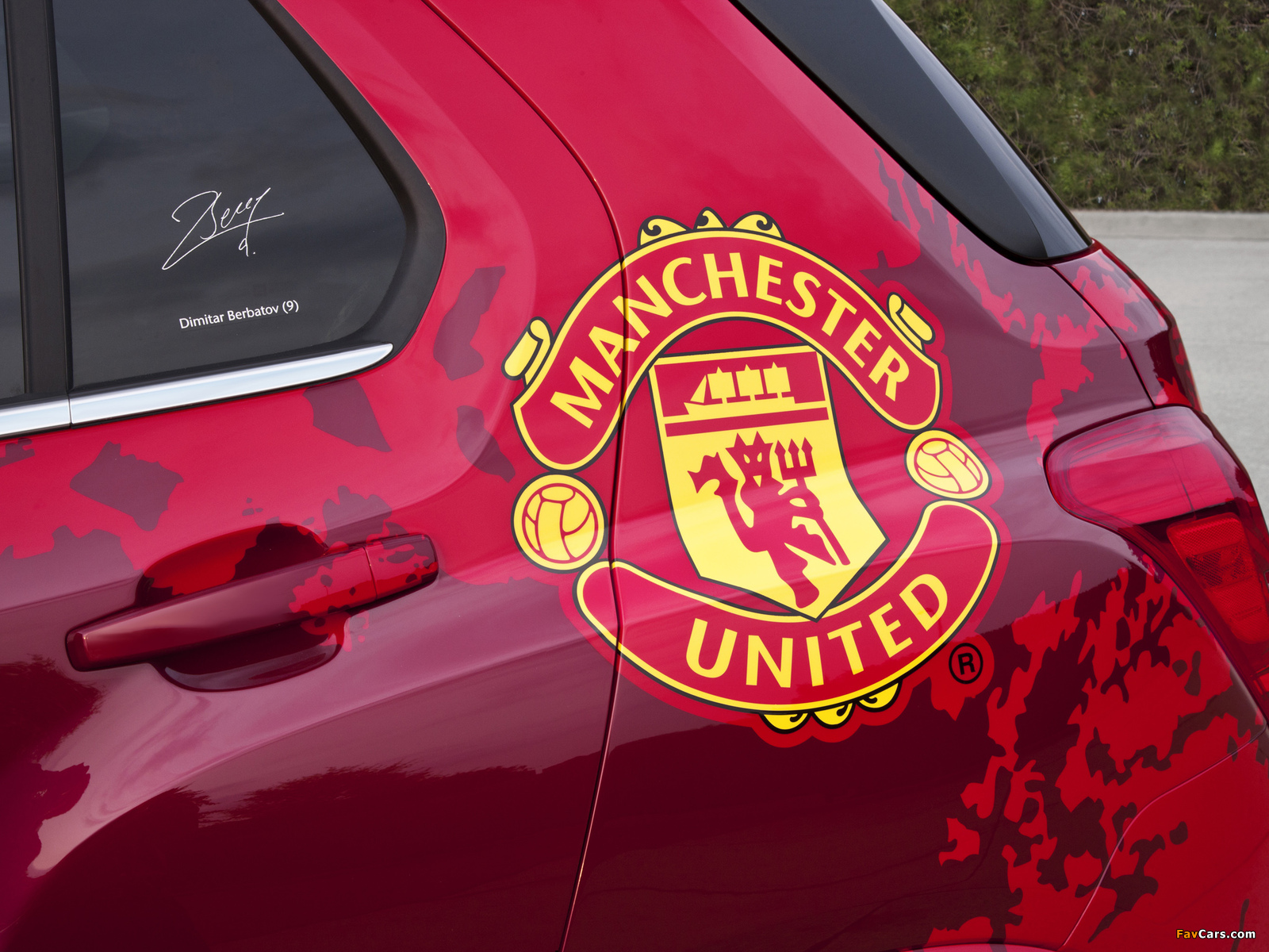 Chevrolet Trax Manchester United 2012 wallpapers (1600 x 1200)