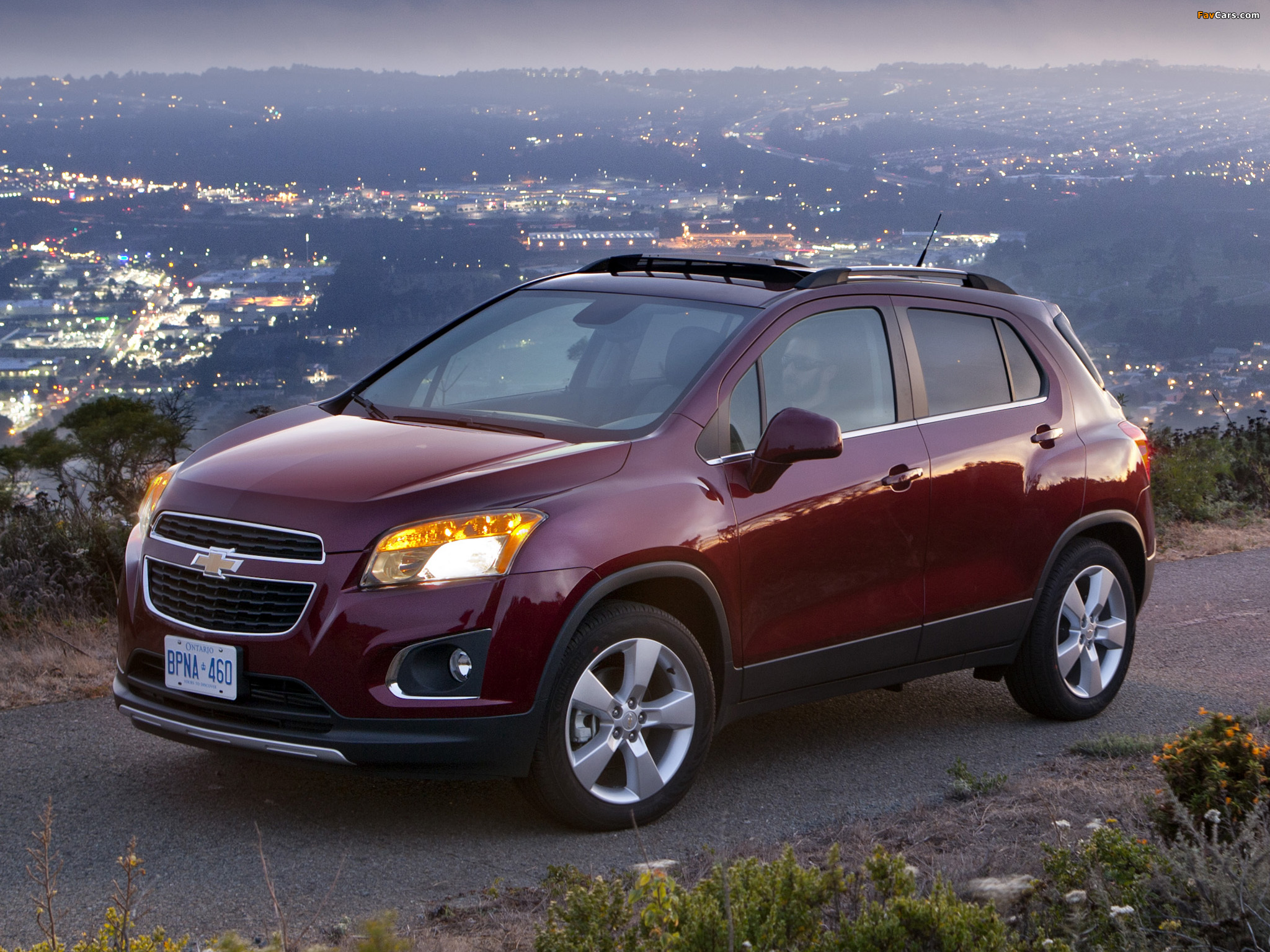 Images of Chevrolet Trax CA-spec 2012 (2048 x 1536)