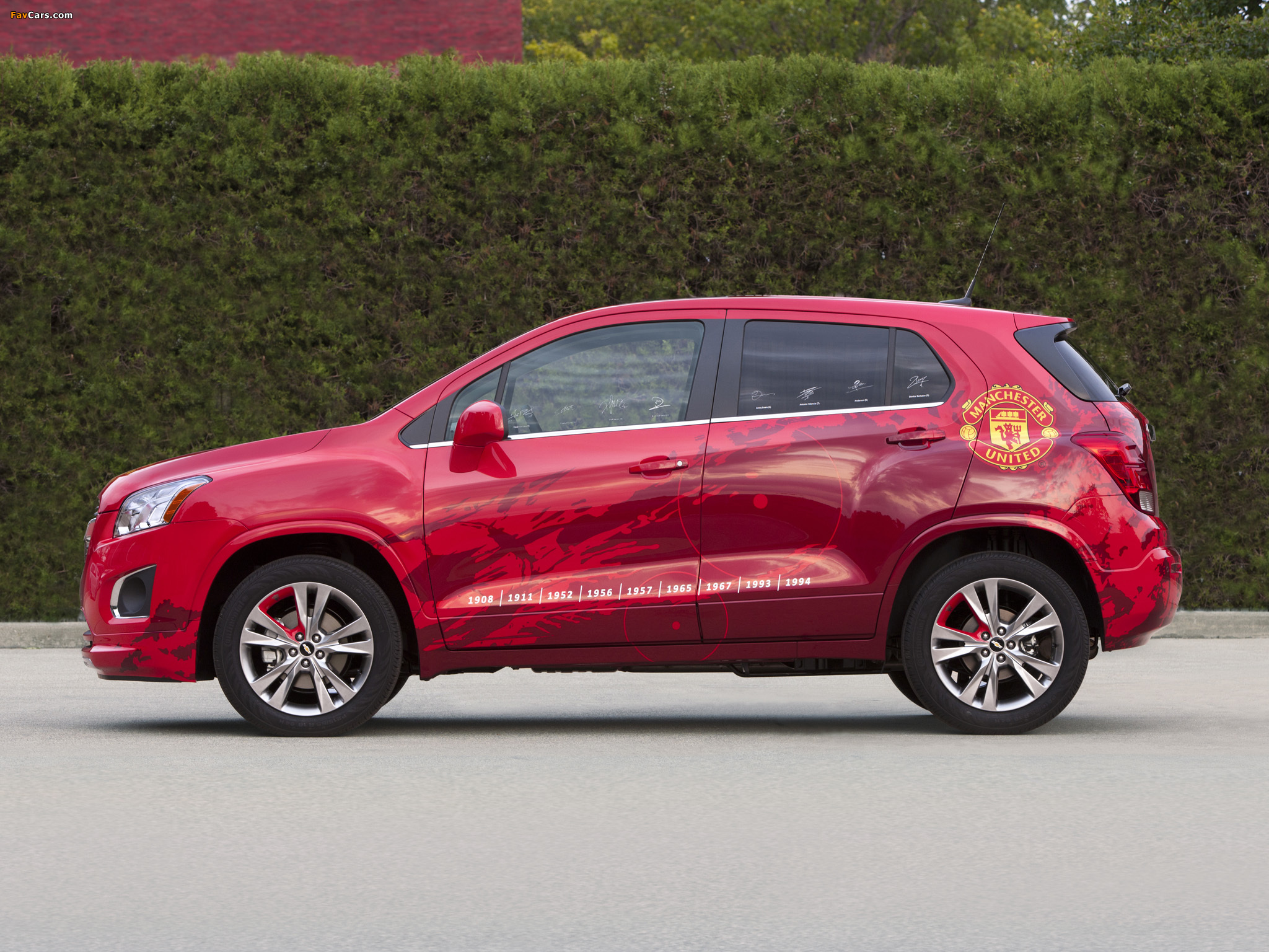 Photos of Chevrolet Trax Manchester United 2012 (2048 x 1536)