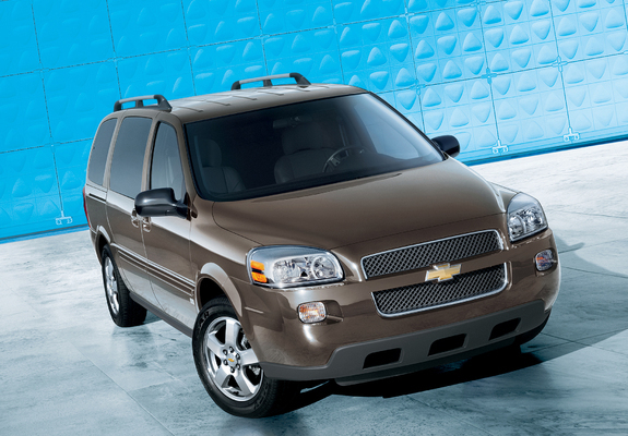 Chevrolet Uplander 2005–08 photos