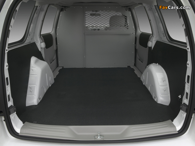 Chevrolet Uplander Cargo Van 2005–08 photos (640 x 480)