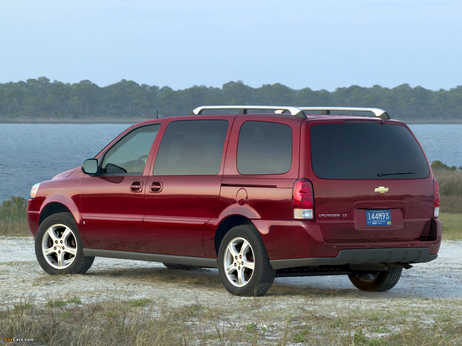 Chevrolet Uplander 2005–08 photos (1600 x 1200)