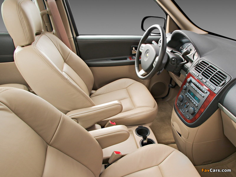 Pictures of Chevrolet Uplander 2005–08 (800 x 600)