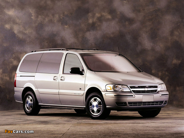 Chevrolet Venture Warner Bros. 2001–02 photos (640 x 480)