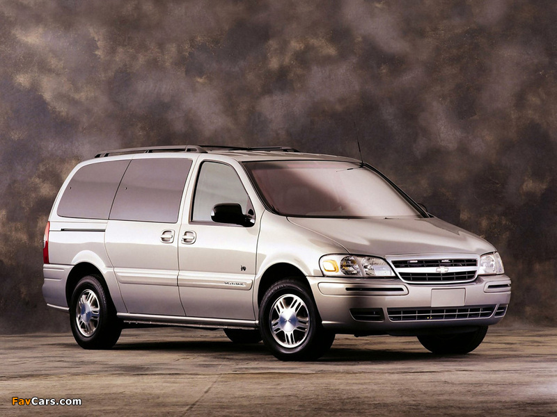 Chevrolet Venture Warner Bros. 2001–02 photos (800 x 600)
