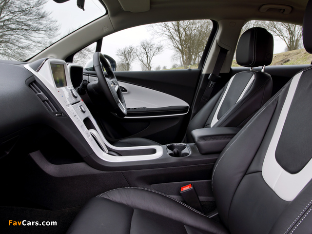 Pictures of Chevrolet Volt UK-spec 2012 (640 x 480)