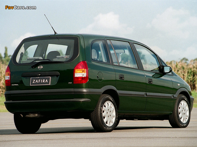 Photos of Chevrolet Zafira (A) 2001–02 (640 x 480)