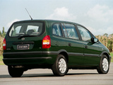 Photos of Chevrolet Zafira (A) 2001–02