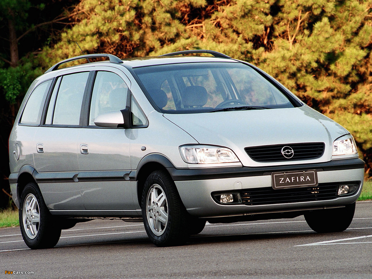 Photos of Chevrolet Zafira (A) 2001–02 (1280 x 960)