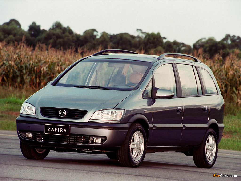 Pictures of Chevrolet Zafira (A) 2001–02 (1024 x 768)