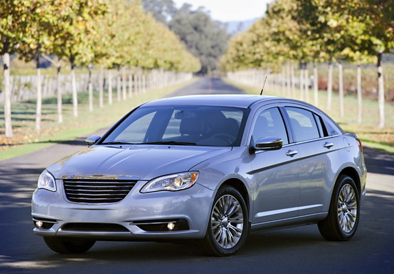 Images of Chrysler 200 2010