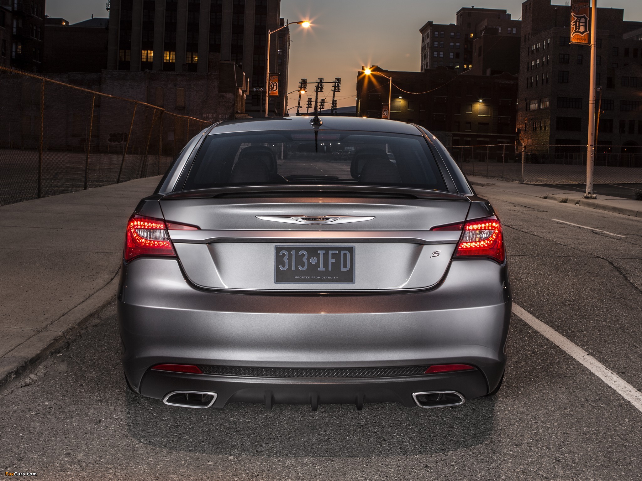 Photos of Chrysler 200S Special Edition (JS) 2013–14 (2048 x 1536)