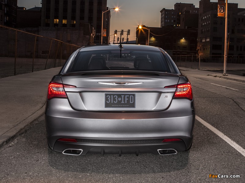 Photos of Chrysler 200S Special Edition (JS) 2013–14 (800 x 600)