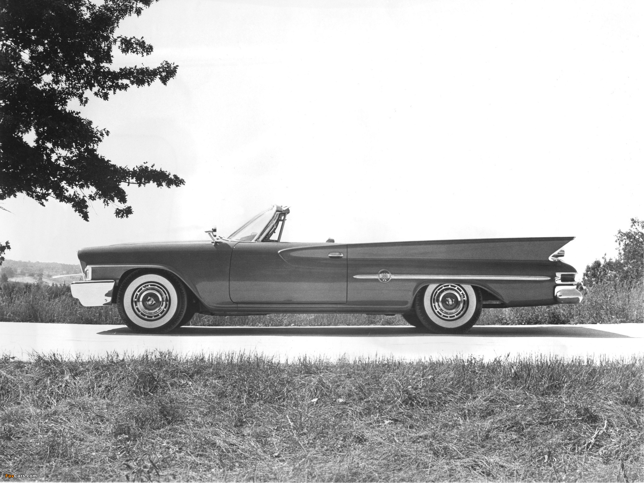 Chrysler 300G Convertible 1961 images (2048 x 1536)