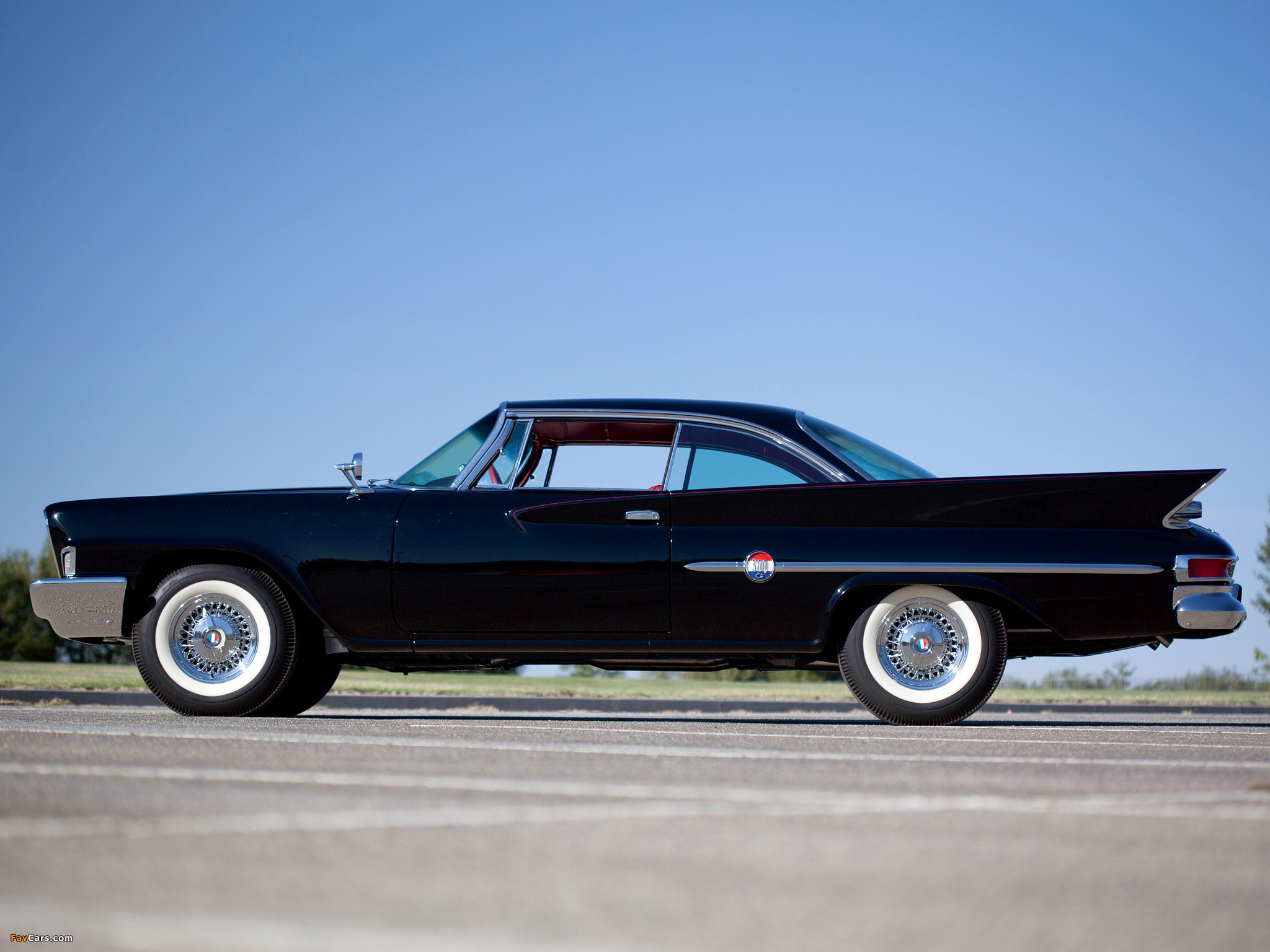 Images of Chrysler 300G Hardtop Coupe (842) 1961 (2048 x 1536)