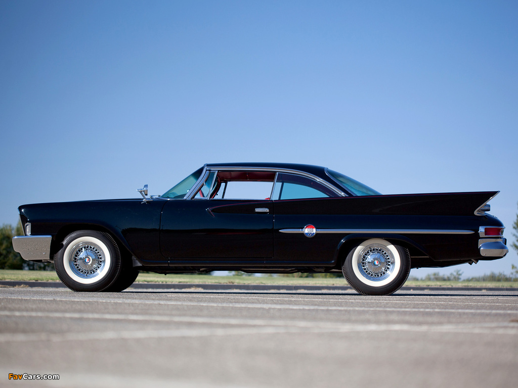 Images of Chrysler 300G Hardtop Coupe (842) 1961 (1024 x 768)