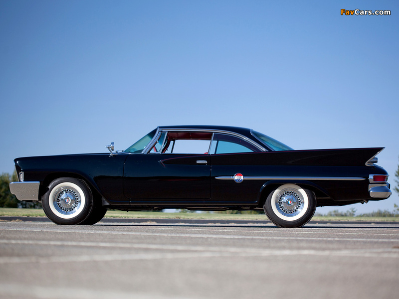 Images of Chrysler 300G Hardtop Coupe (842) 1961 (800 x 600)