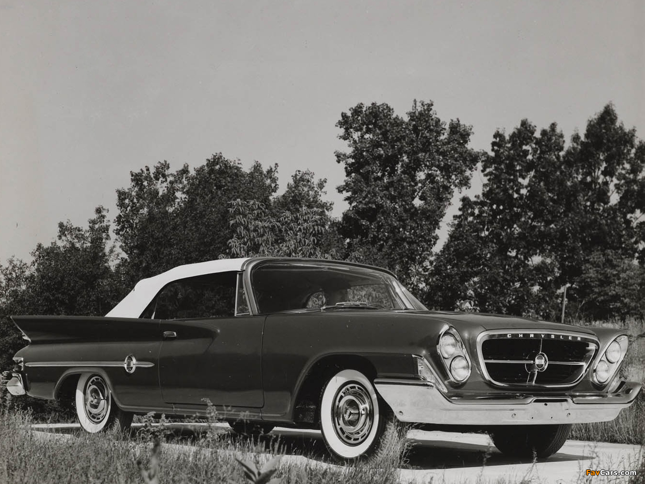 Photos of Chrysler 300G Convertible 1961 (1280 x 960)