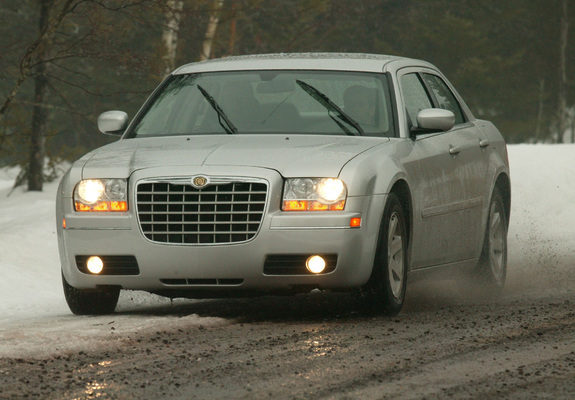 Chrysler 300 (LX) 2004–07 photos