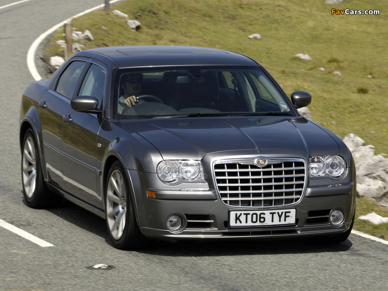 Chrysler 300C SRT8 UK-spec 2004–11 photos (800 x 600)