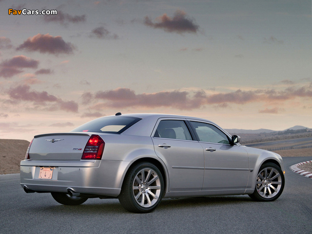 Chrysler 300C SRT8 (LX) 2005–08 pictures (640 x 480)