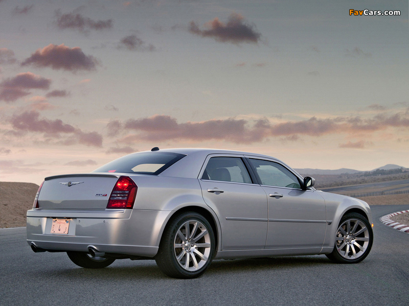 Chrysler 300C SRT8 (LX) 2005–08 pictures (800 x 600)
