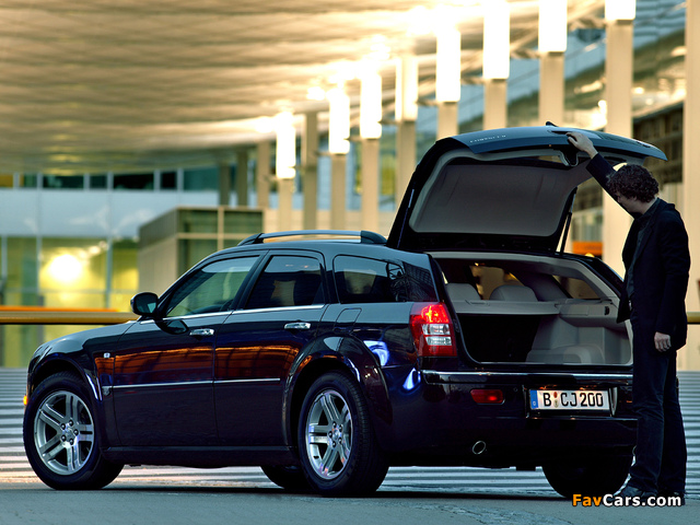 Chrysler 300C Touring 2006–10 pictures (640 x 480)