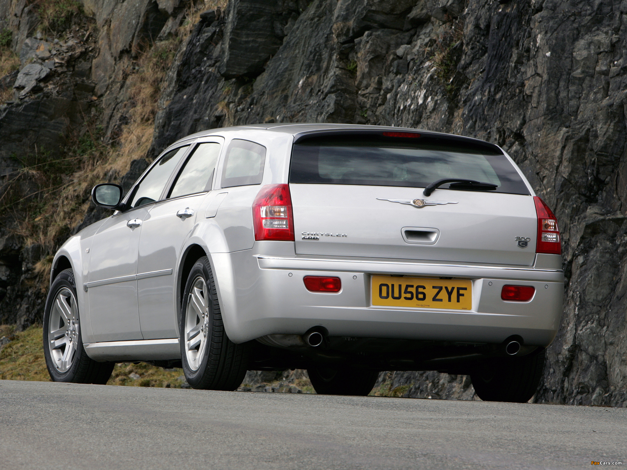 Chrysler 300C Touring UK-spec 2007–10 pictures (2048 x 1536)