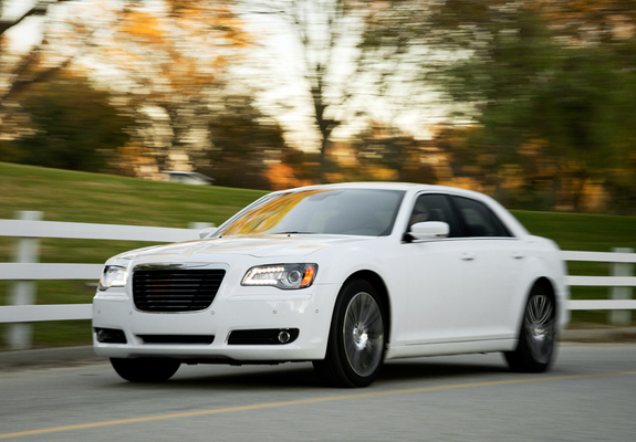 Chrysler 300S 2011–14 pictures