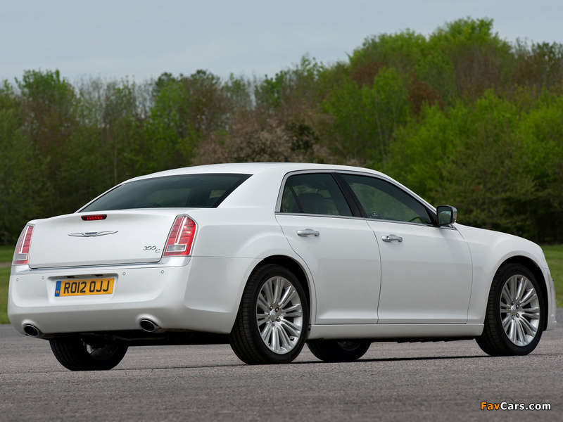 Chrysler 300C UK-spec 2012 images (800 x 600)