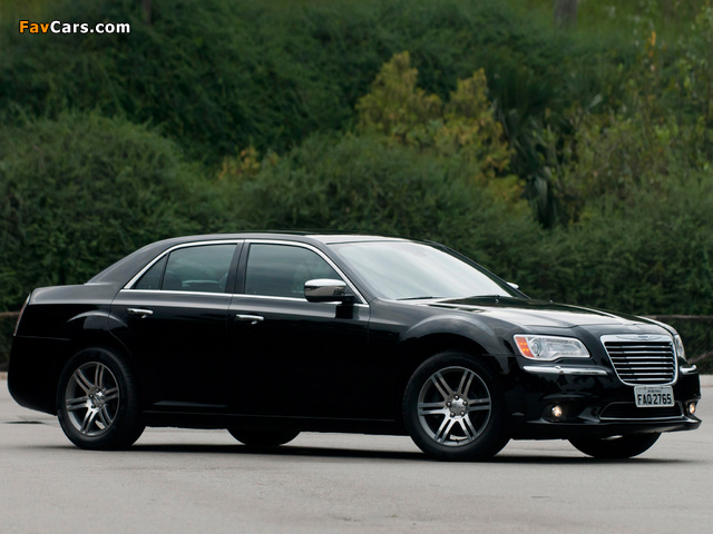 Chrysler 300C 2012 images (640 x 480)