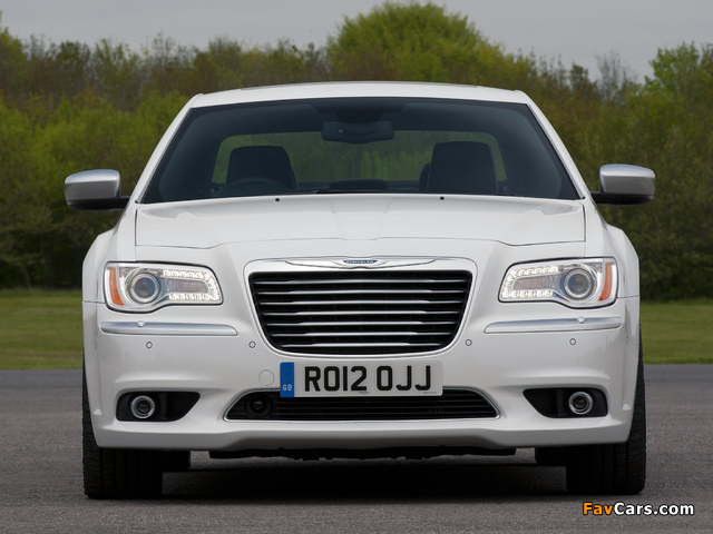Chrysler 300C UK-spec 2012 images (640 x 480)