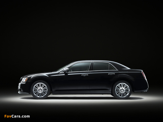 Chrysler 300C JP-spec 2012 images (640 x 480)