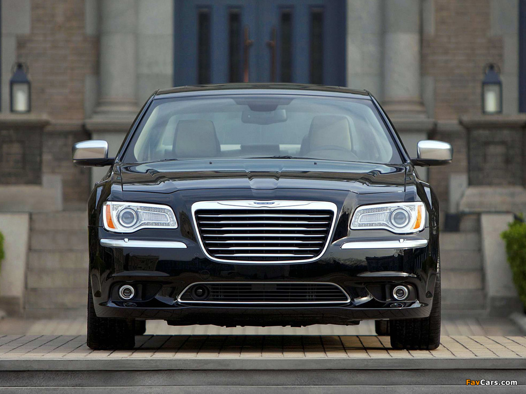 Chrysler 300C 2012 pictures (1024 x 768)