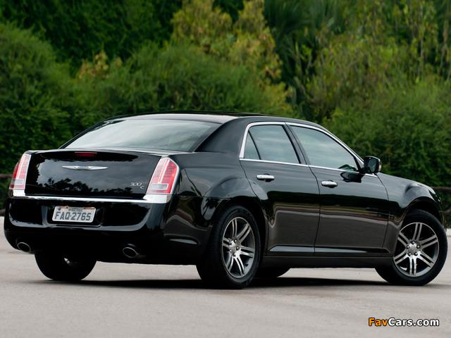 Chrysler 300C 2012 pictures (640 x 480)
