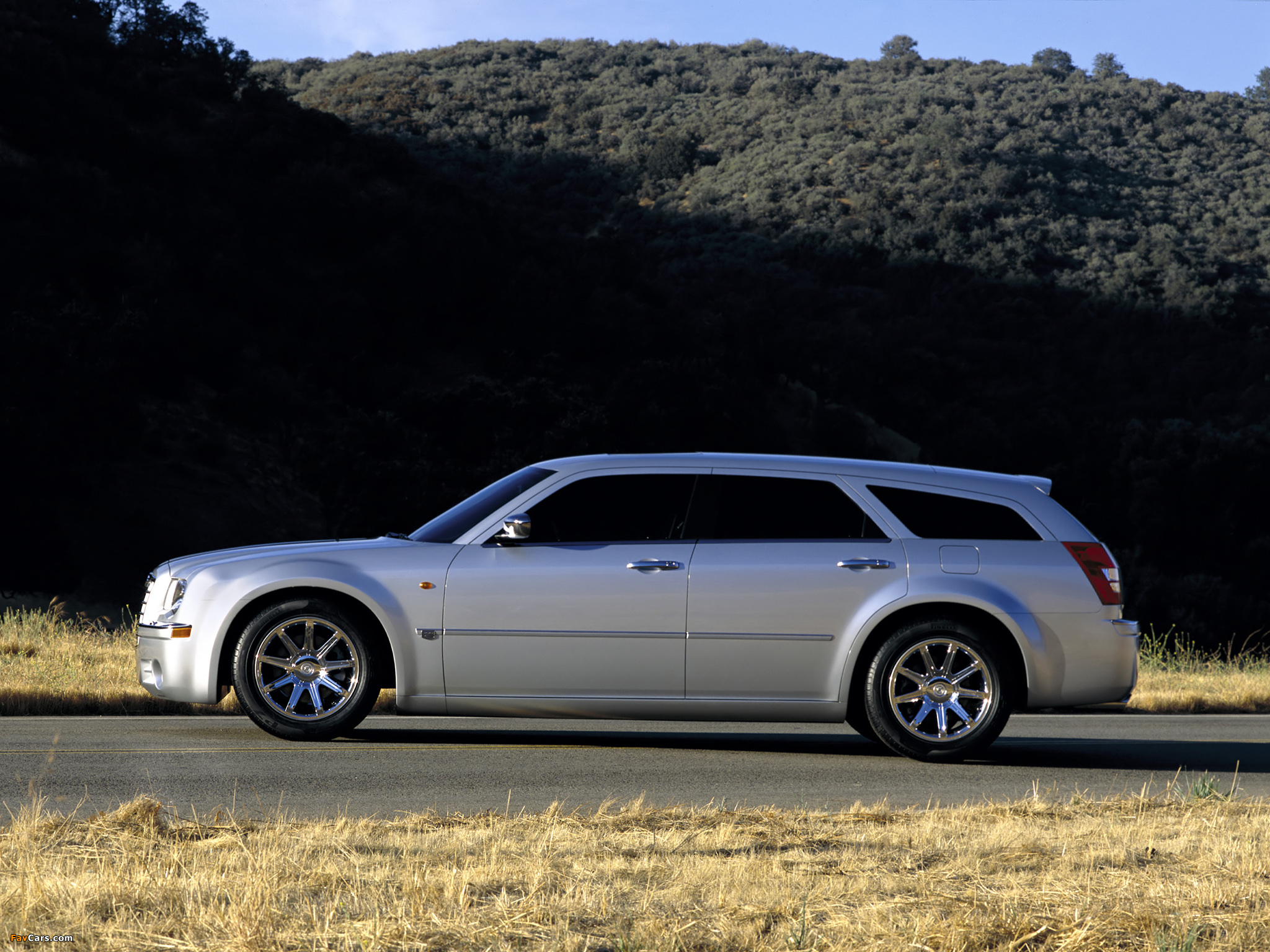 Images of Chrysler 300C Touring Concept 2003 (2048 x 1536)