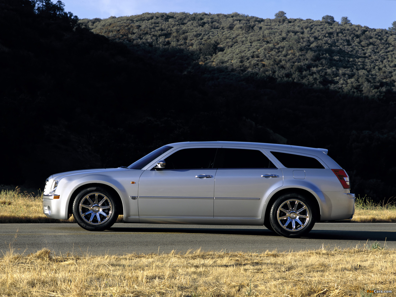 Images of Chrysler 300C Touring Concept 2003 (1600 x 1200)