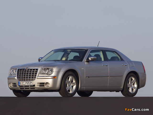 Images of Chrysler 300C 2004–07 (640 x 480)