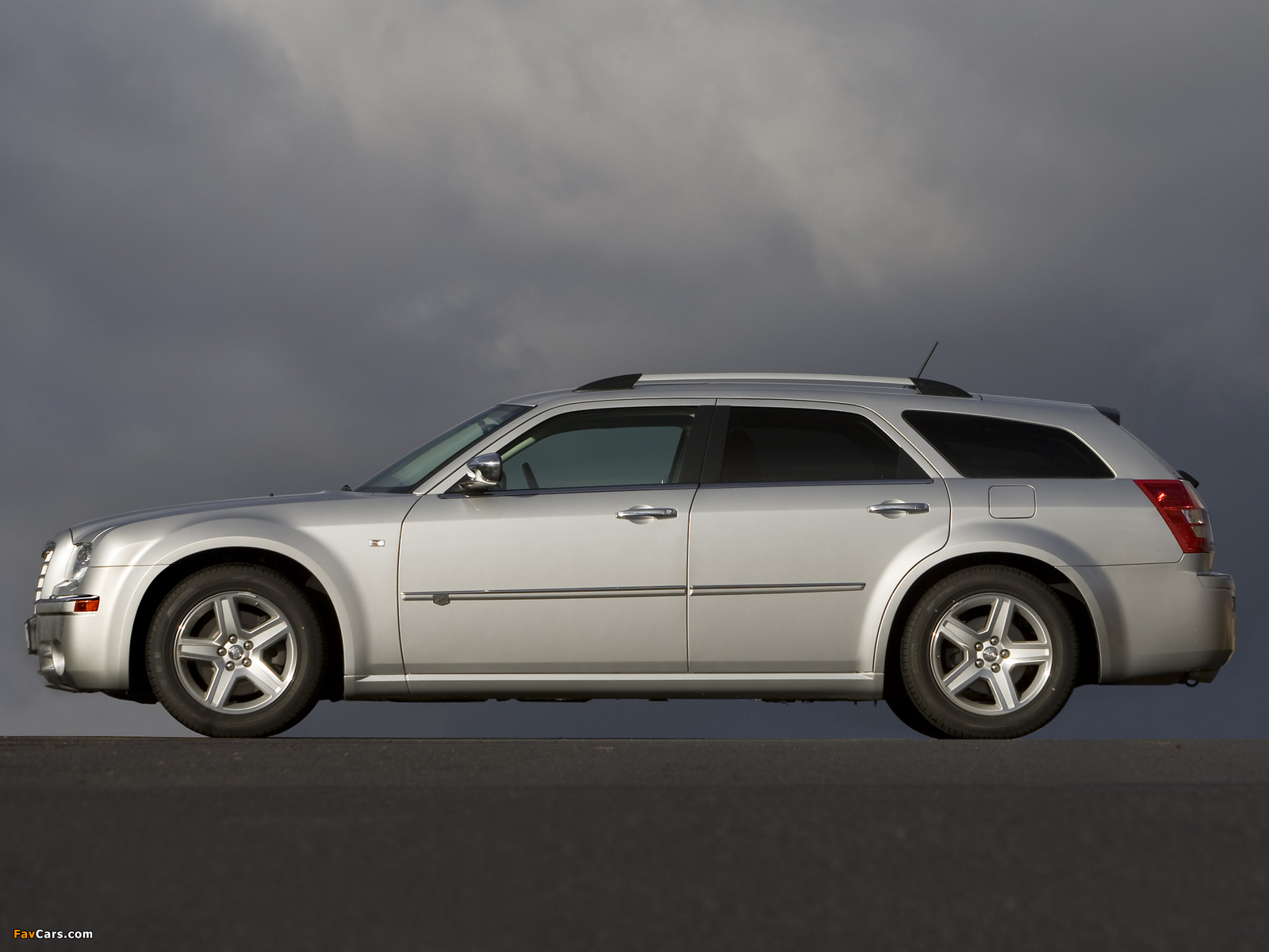 Images of Chrysler 300C Touring (LE) 2007–10 (1600 x 1200)
