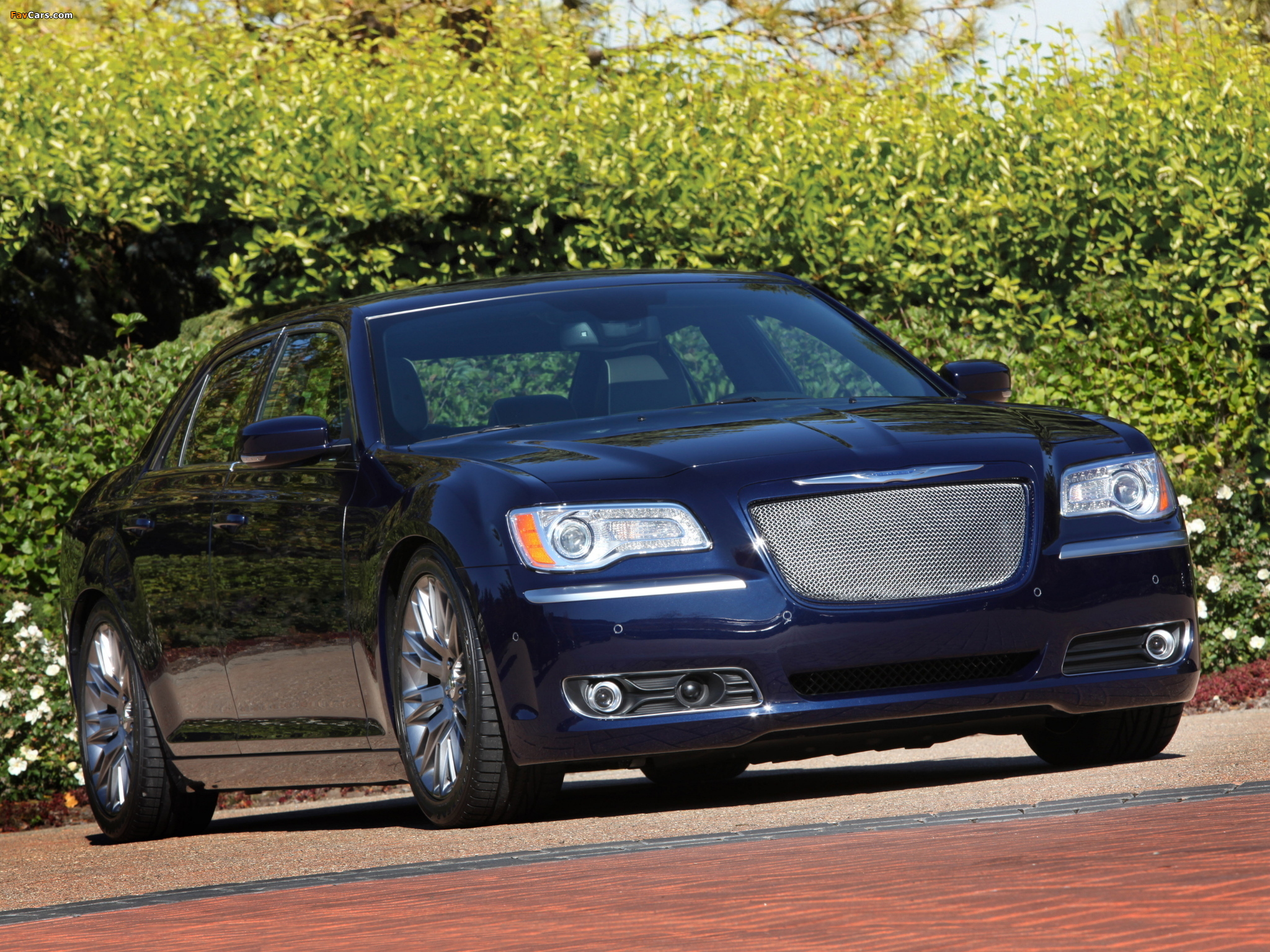 Images of Mopar Chrysler 300 Luxury 2012 (2048 x 1536)