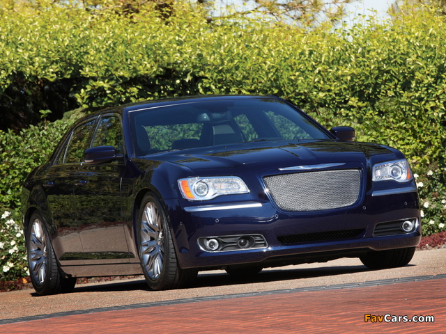 Images of Mopar Chrysler 300 Luxury 2012 (640 x 480)