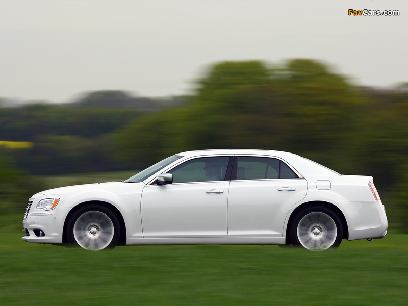 Images of Chrysler 300C UK-spec 2012 (800 x 600)